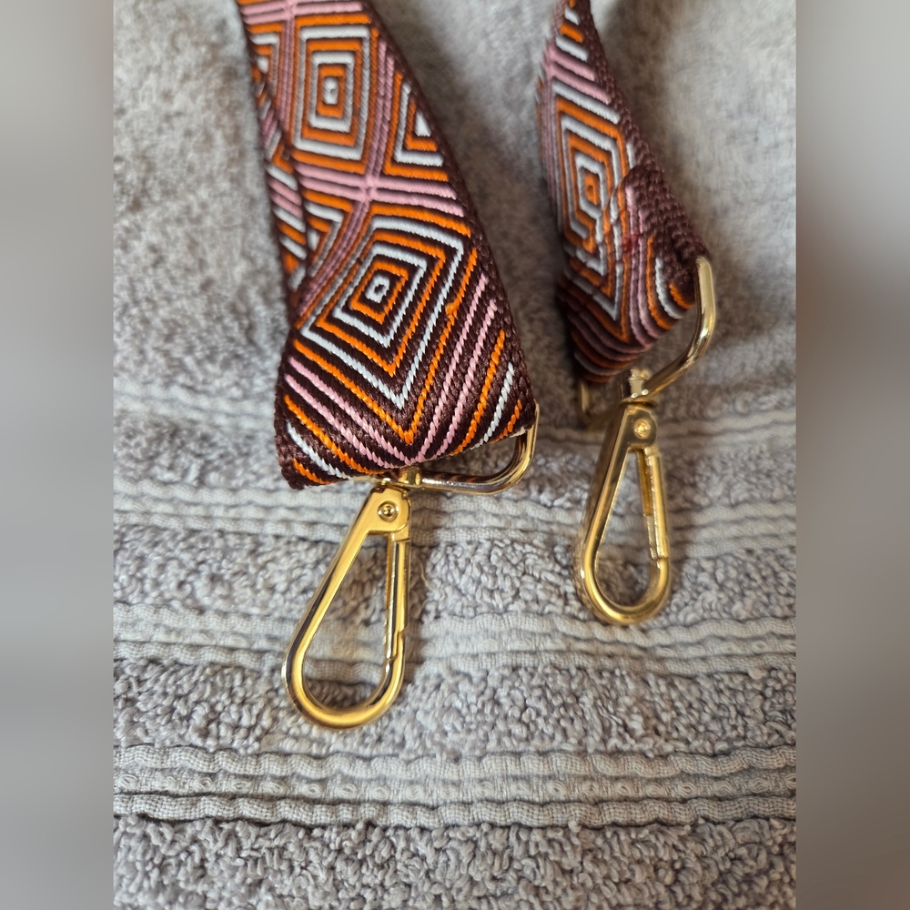 Geometric Patterned Strap - Picture 3 of 3